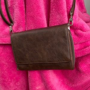 Thirty-one crossbody wallet